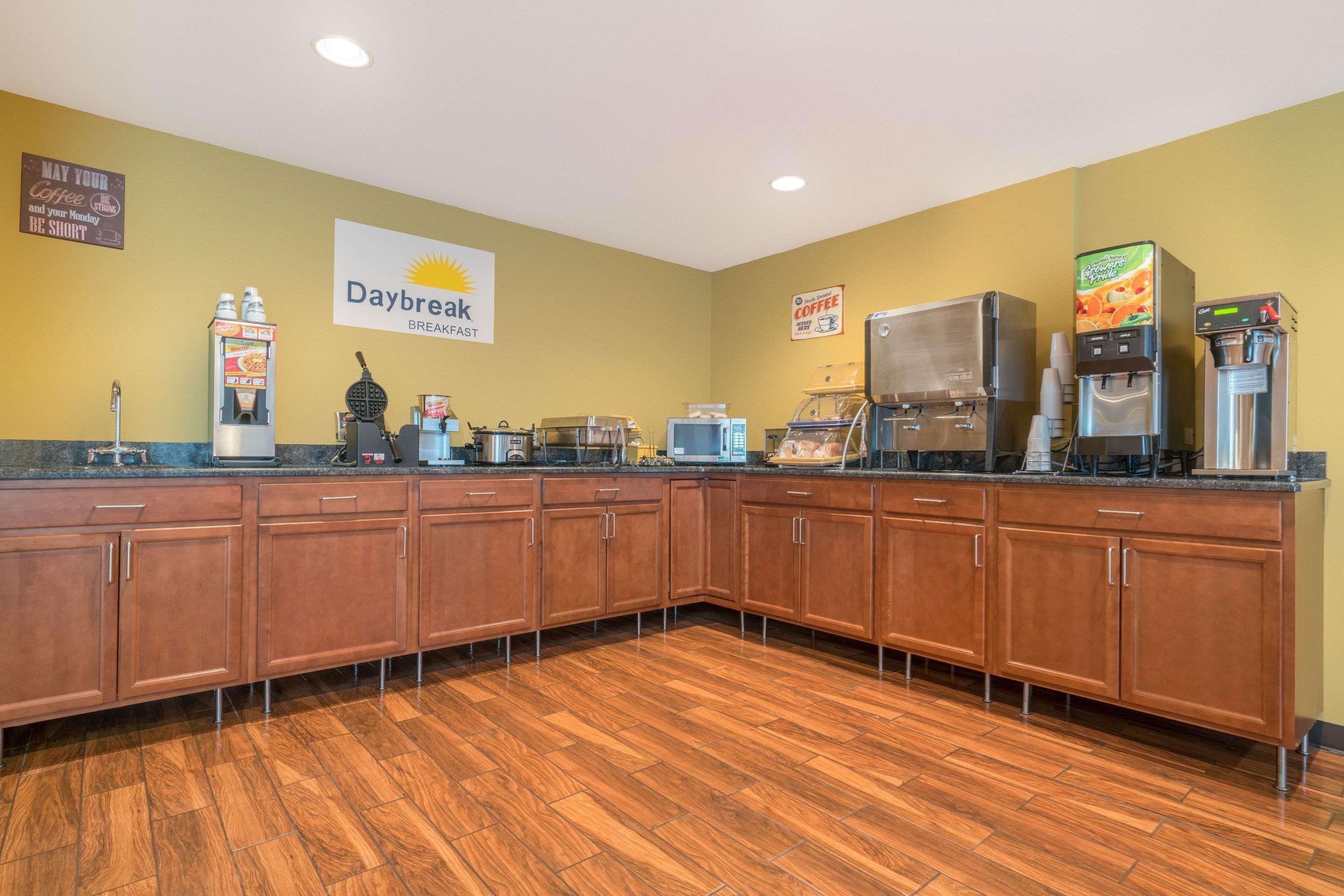 Days Inn & Suites By Wyndham Rochester South Luaran gambar