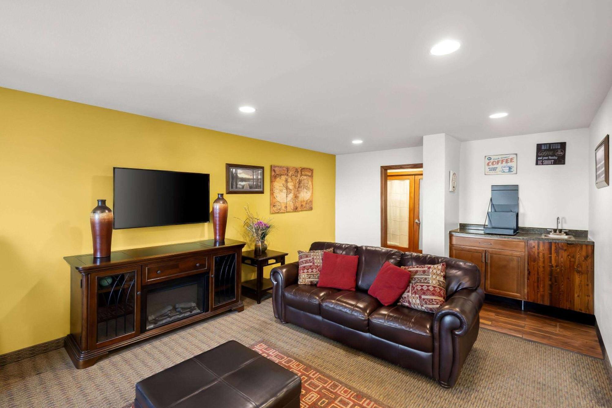Days Inn & Suites By Wyndham Rochester South Luaran gambar