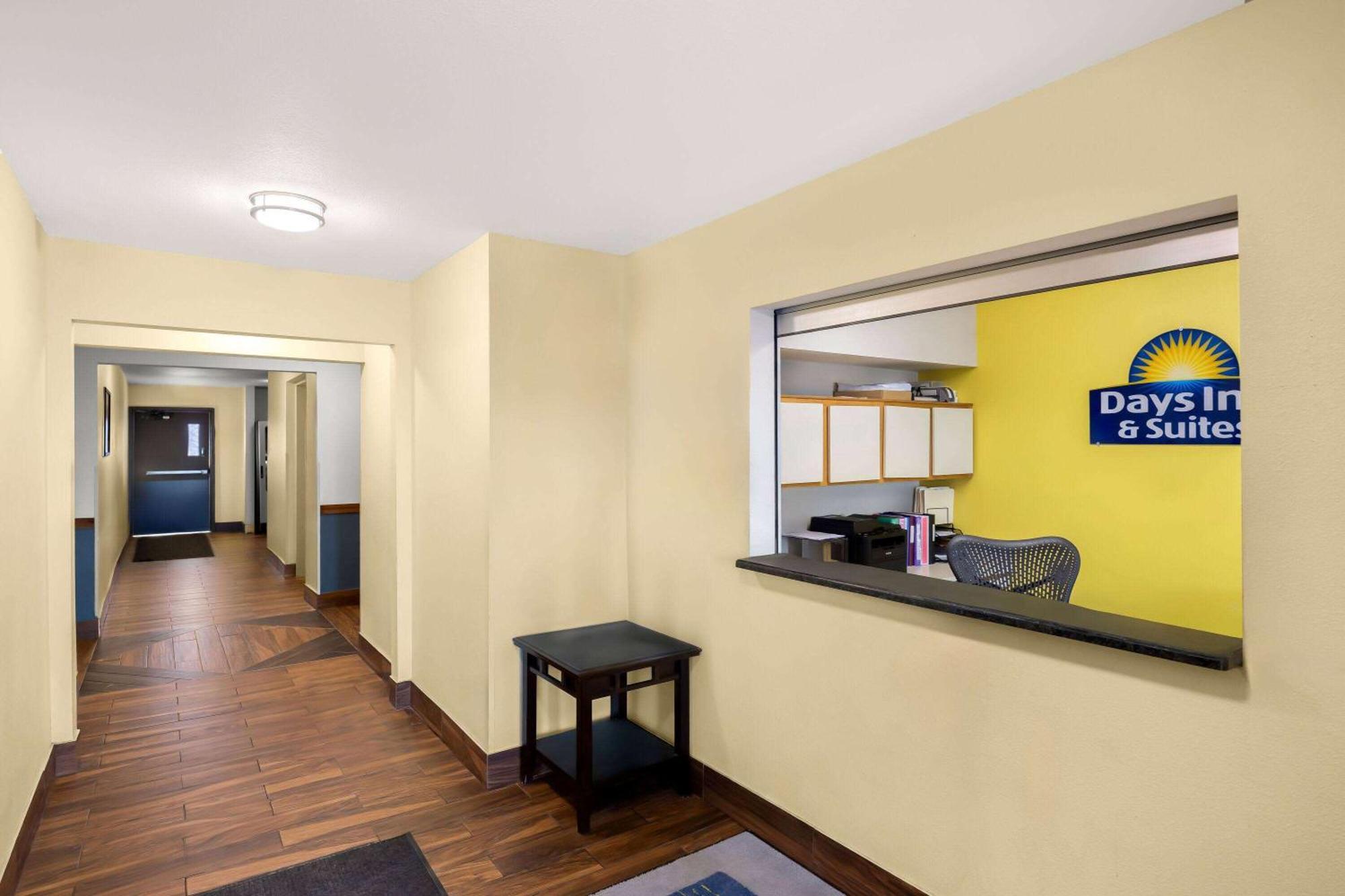 Days Inn & Suites By Wyndham Rochester South Luaran gambar