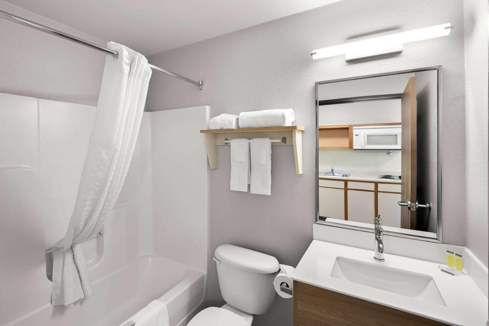 Days Inn & Suites By Wyndham Rochester South Luaran gambar