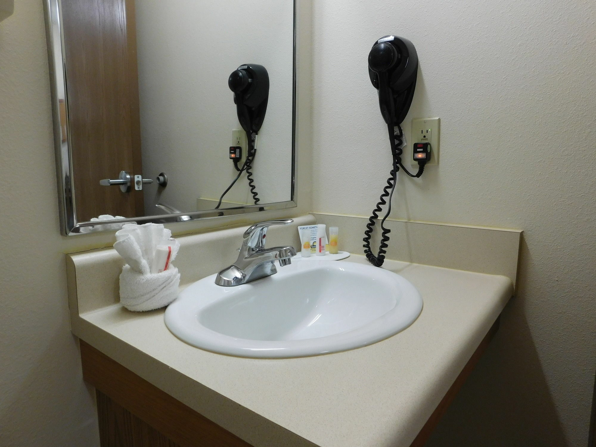 Days Inn & Suites By Wyndham Rochester South Luaran gambar